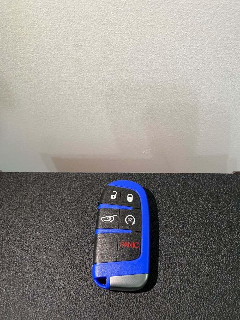 Dodge R/T Key Shell (Blue SUV) - Picture 6 of 6